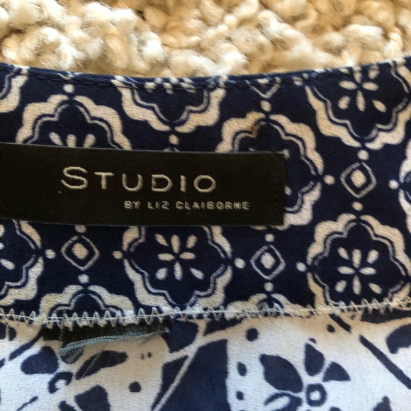 Top - Picture 2 of 2